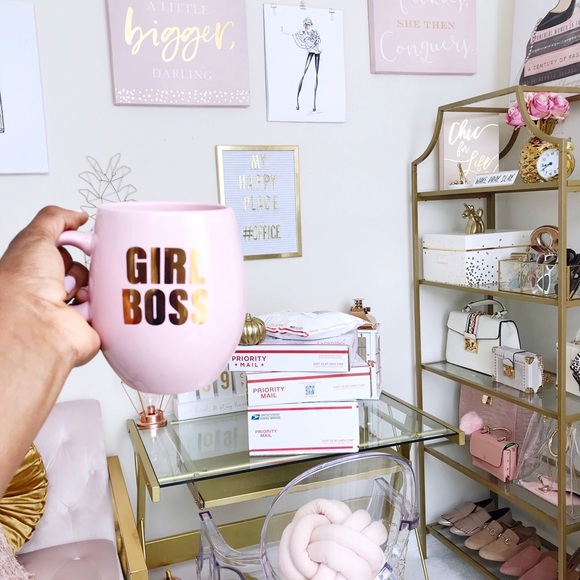 FancynChic Lifestyle Blogger, You-tuber, Posher - Picture 5 of 8